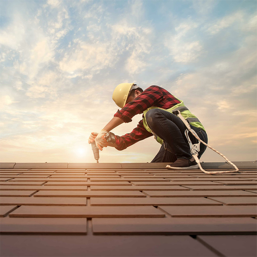 An image of a roofer